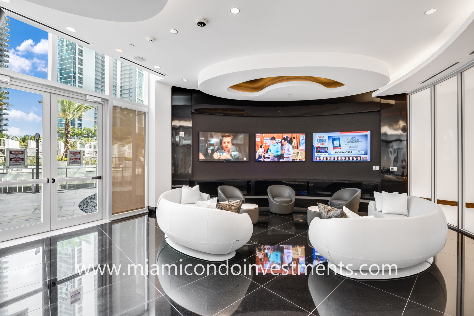 Paramount Miami Worldcenter game room