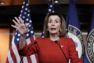 Pelosi no tiene influencia en la acusación y se doblará