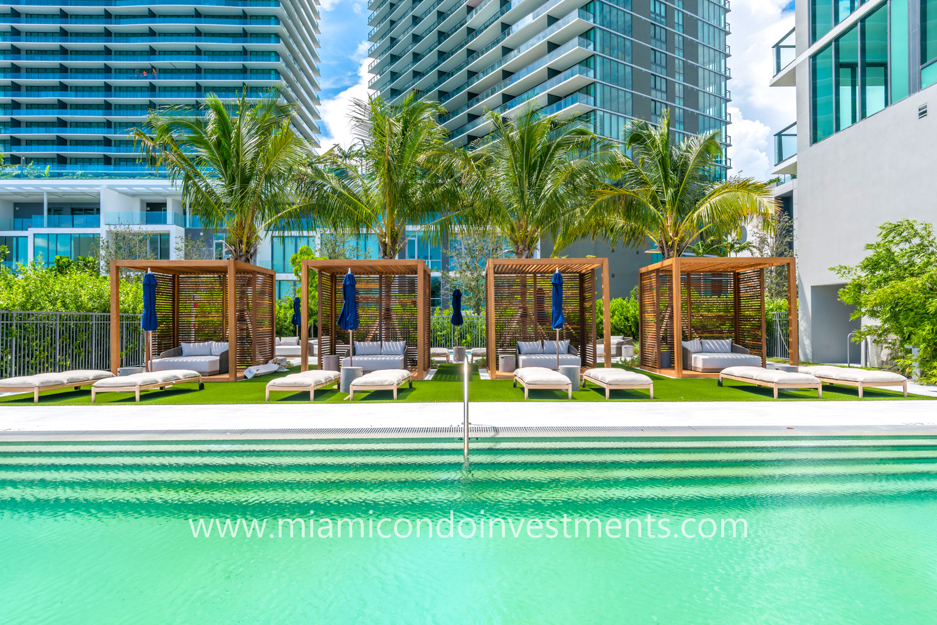 One Paraiso ground floor pool and cabanas