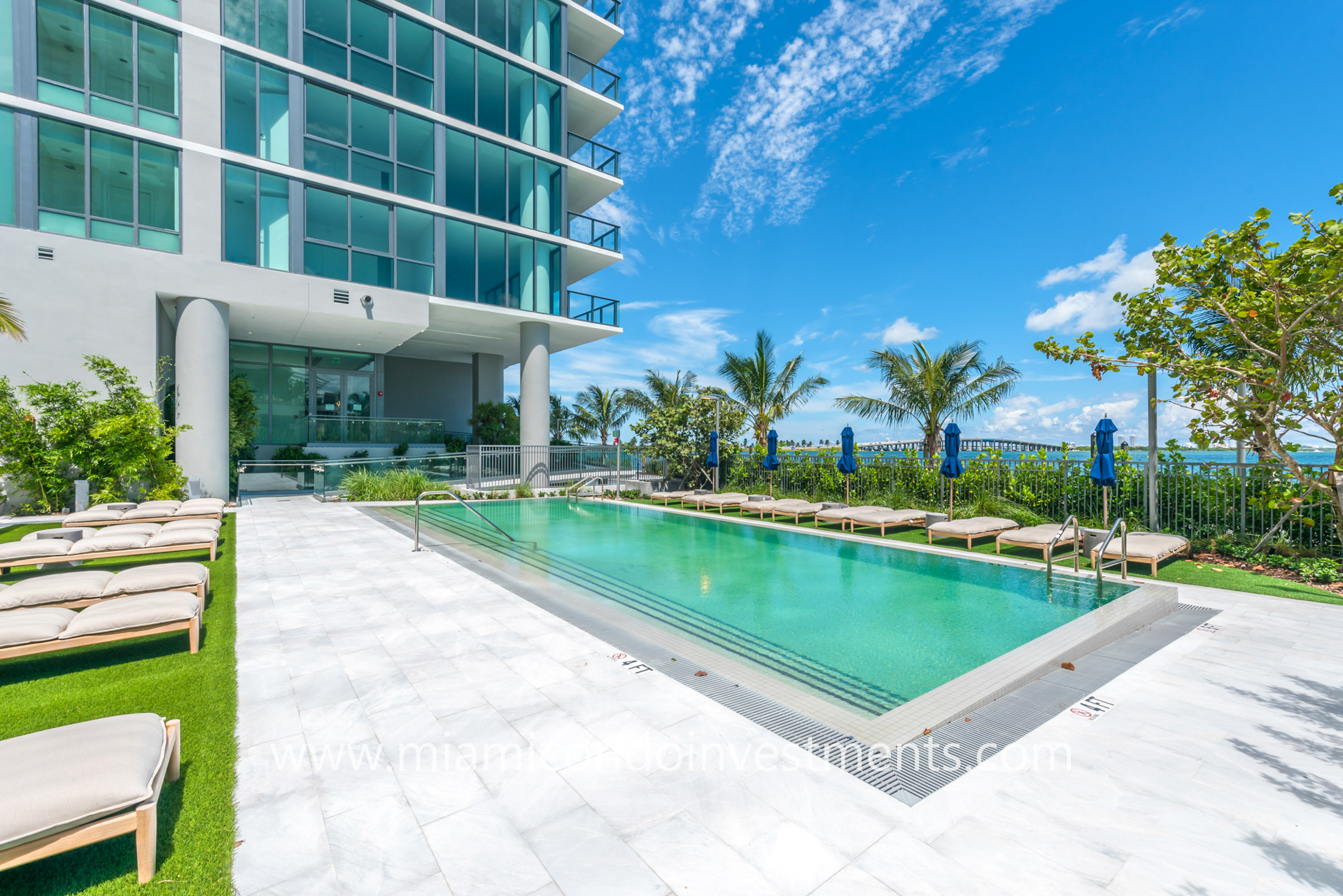 infinity-edge pool at One Paraiso Miami