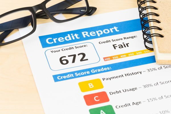 elementos negativos en el informe de crédito