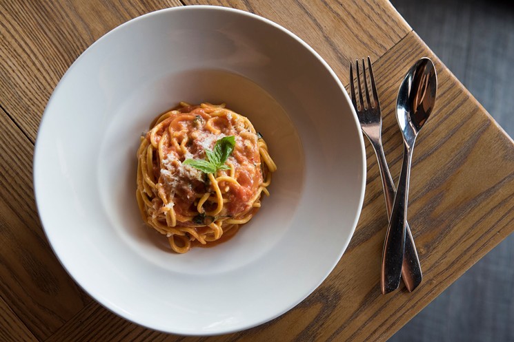 Spaghetti pomodoro en Macchialina.