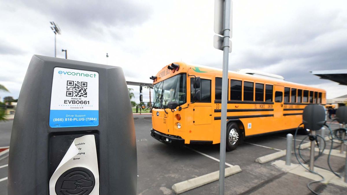 autobús escolar eléctrico